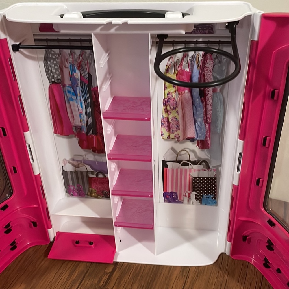 2015 barbie closet - Picture 4 of 6